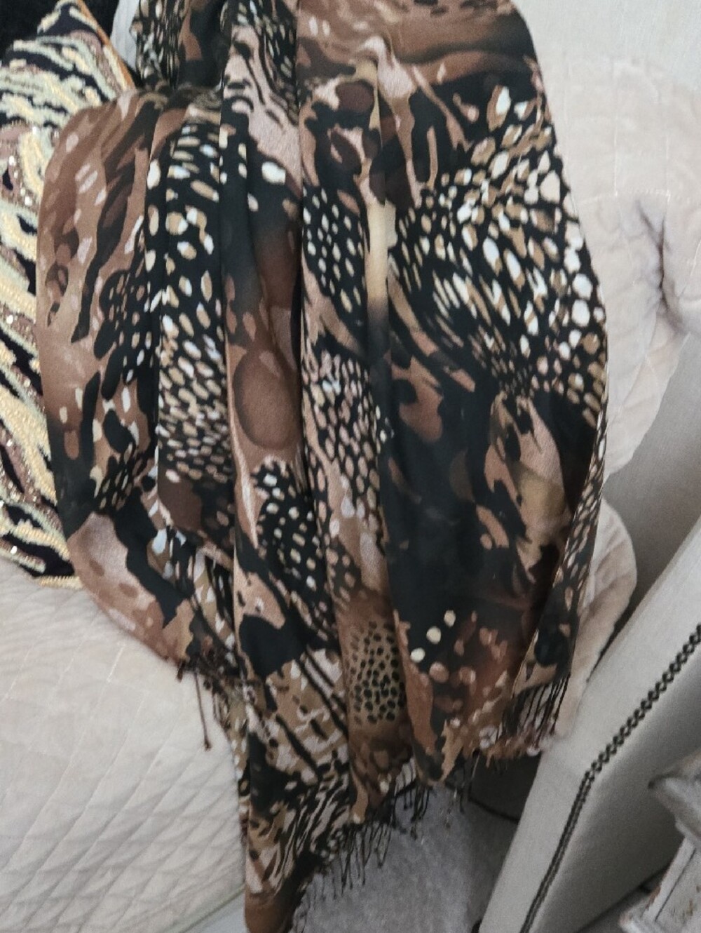 X Large Black and Brown Abstract Pattern Shawl Wrap - Fall Winter    28"x78" New - Picture 5 of 5